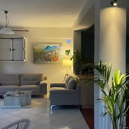 Sakuras House Ferienhaus Pesádha